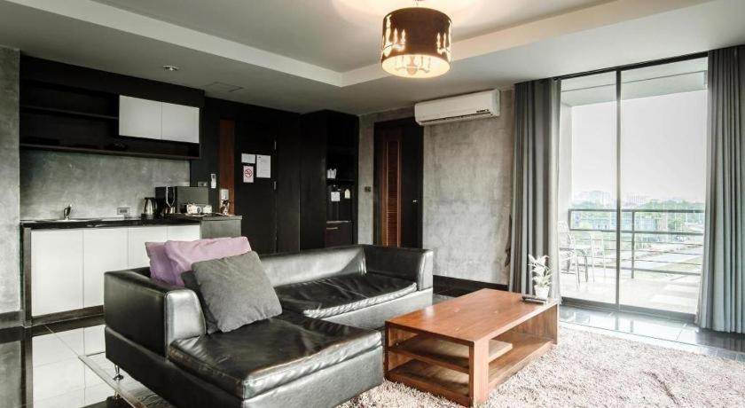 B2 Black Business And Budget Hotel Chiang Mai Dış mekan fotoğraf