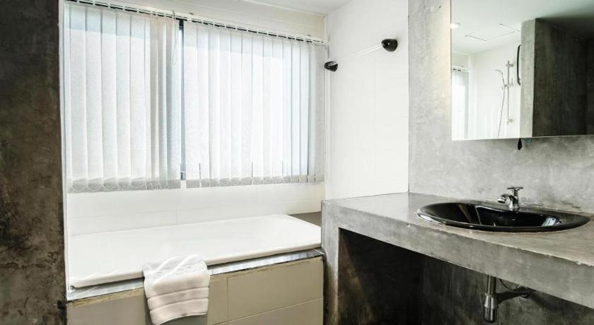 B2 Black Business And Budget Hotel Chiang Mai Dış mekan fotoğraf