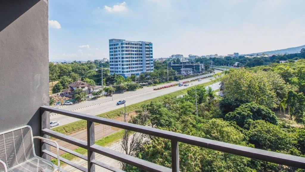 B2 Black Business And Budget Hotel Chiang Mai Dış mekan fotoğraf